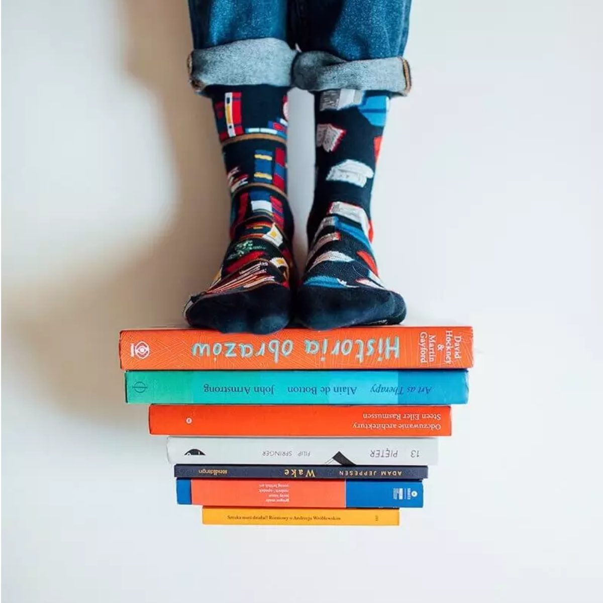 Alternative view of MANY MORNINGS aikuisten eriparisukat, The Book Story