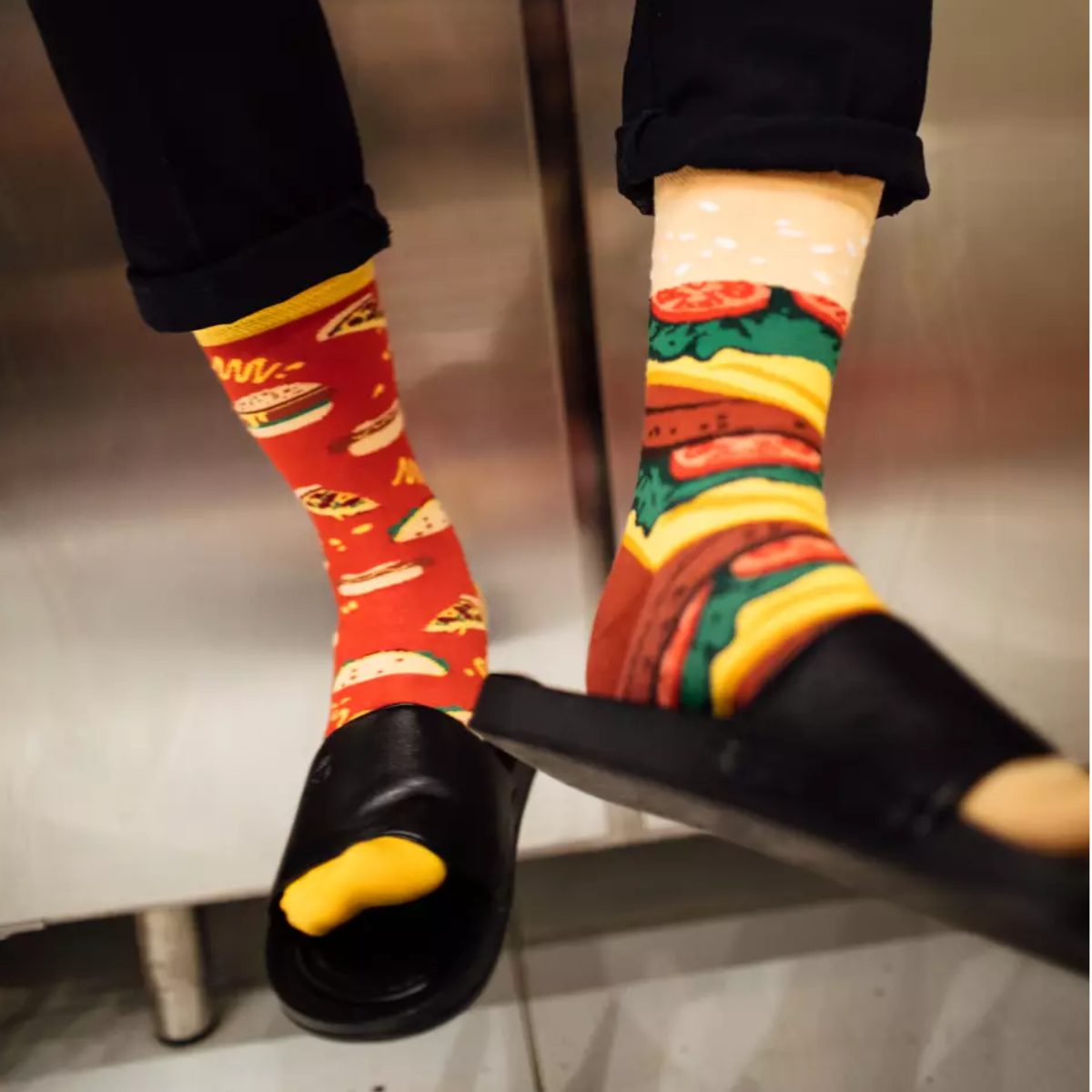 Alternative view of MANY MORNINGS aikuisten eriparisukat, Fast Foot