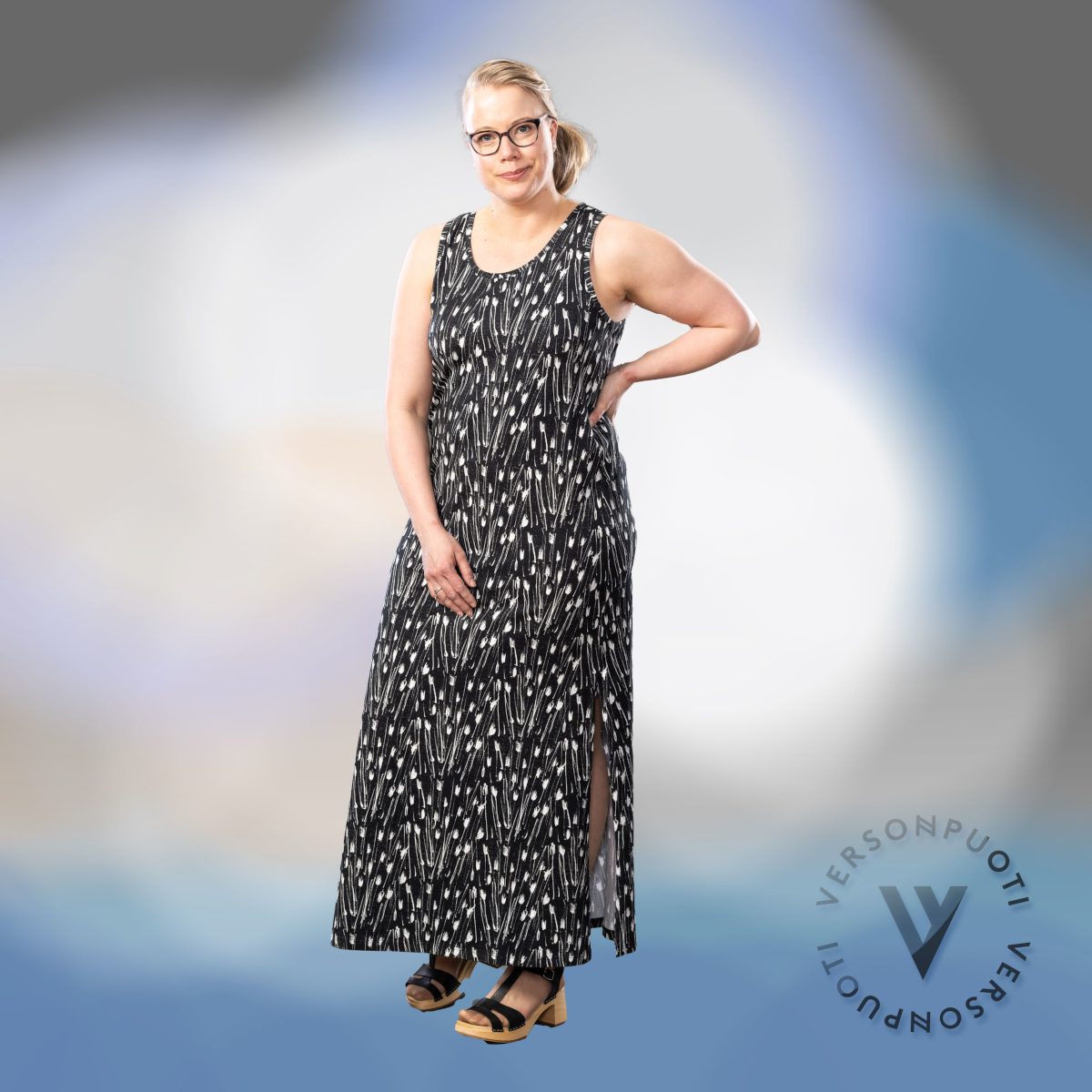 VERSON PUOTI aikuisten ELLImekko SUON KUISKAUS, Musta/Valkoinen