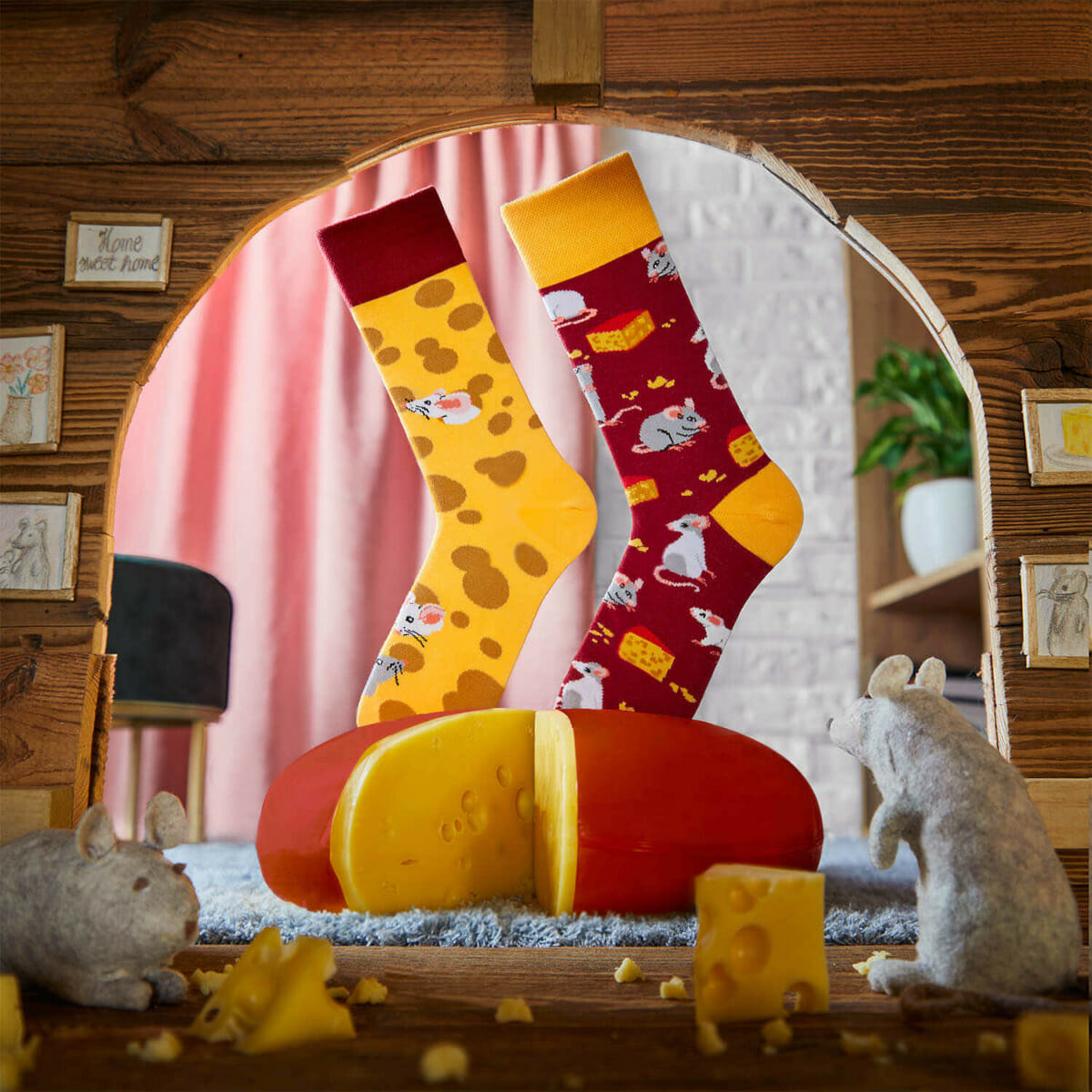 MANY MORININGS aikuisten ERIPARISUKAT, Mouse and Cheese