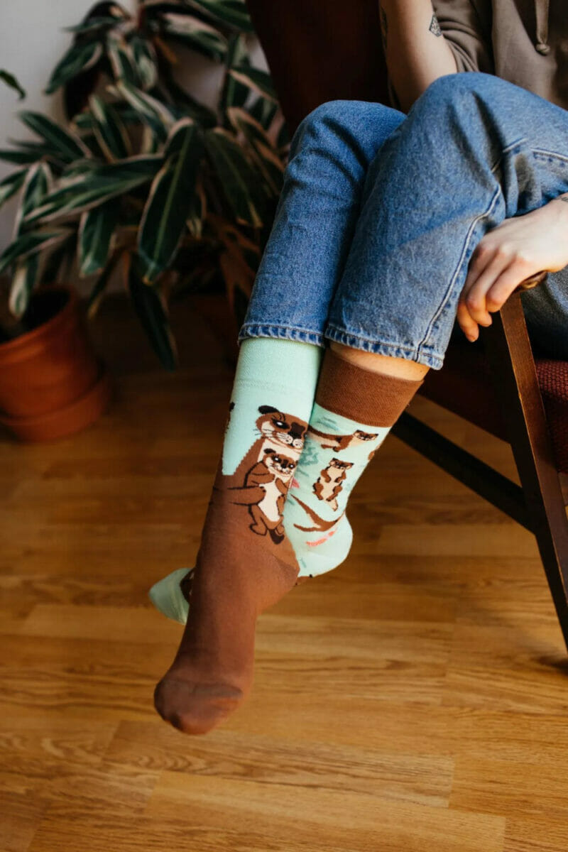 MANY MORNINGS aikuisten ERIPARISUKAT, Otter Stories