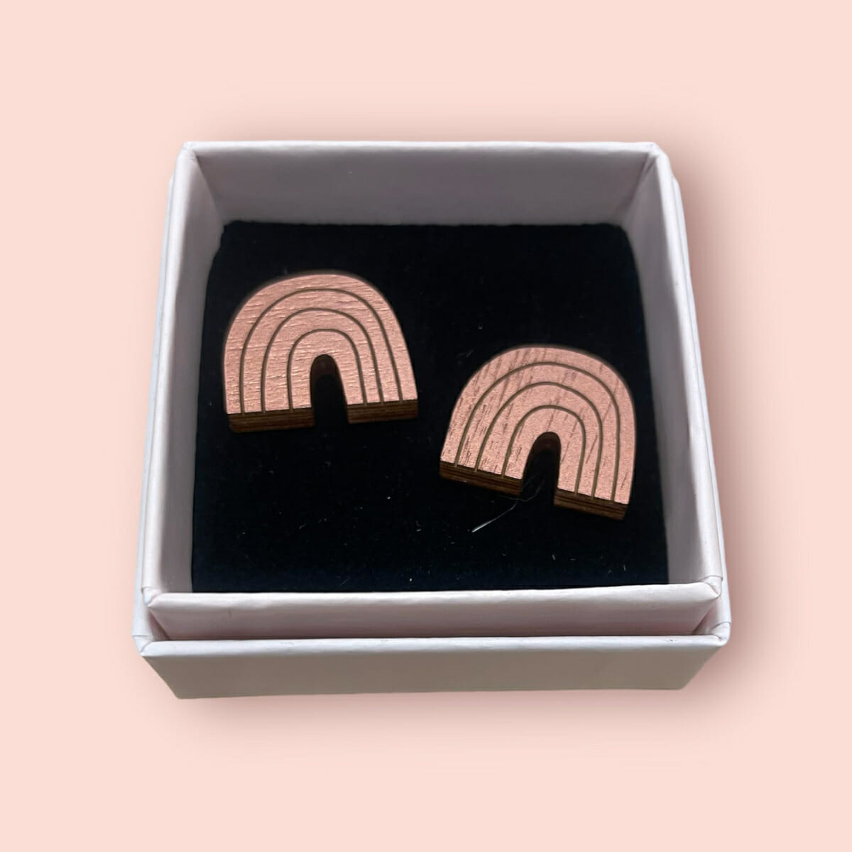 TUOKIO KAARI nappikorvakorut, Pronssi