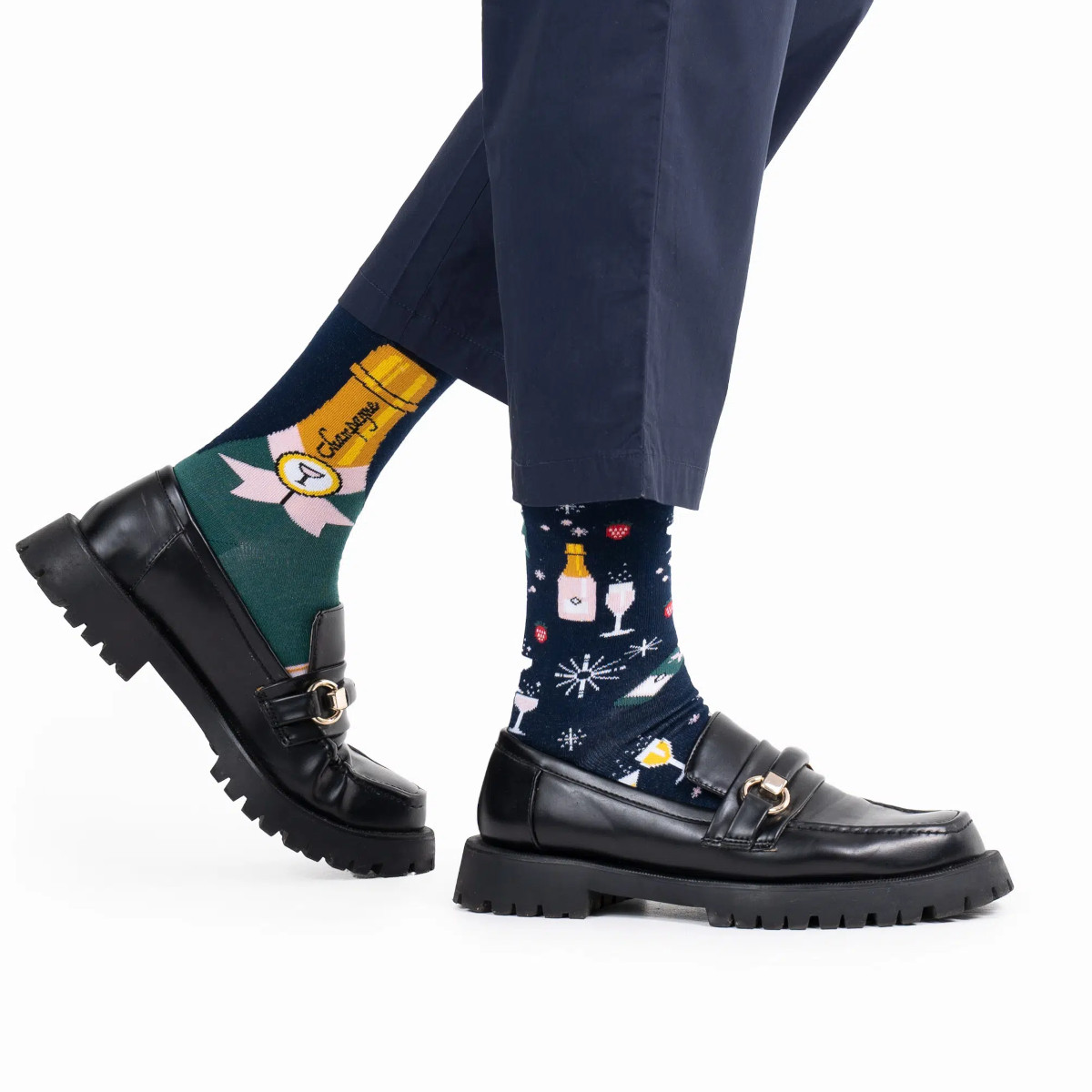 MANY MORININGS aikuisten ERIPARISUKAT, Champagne Shower