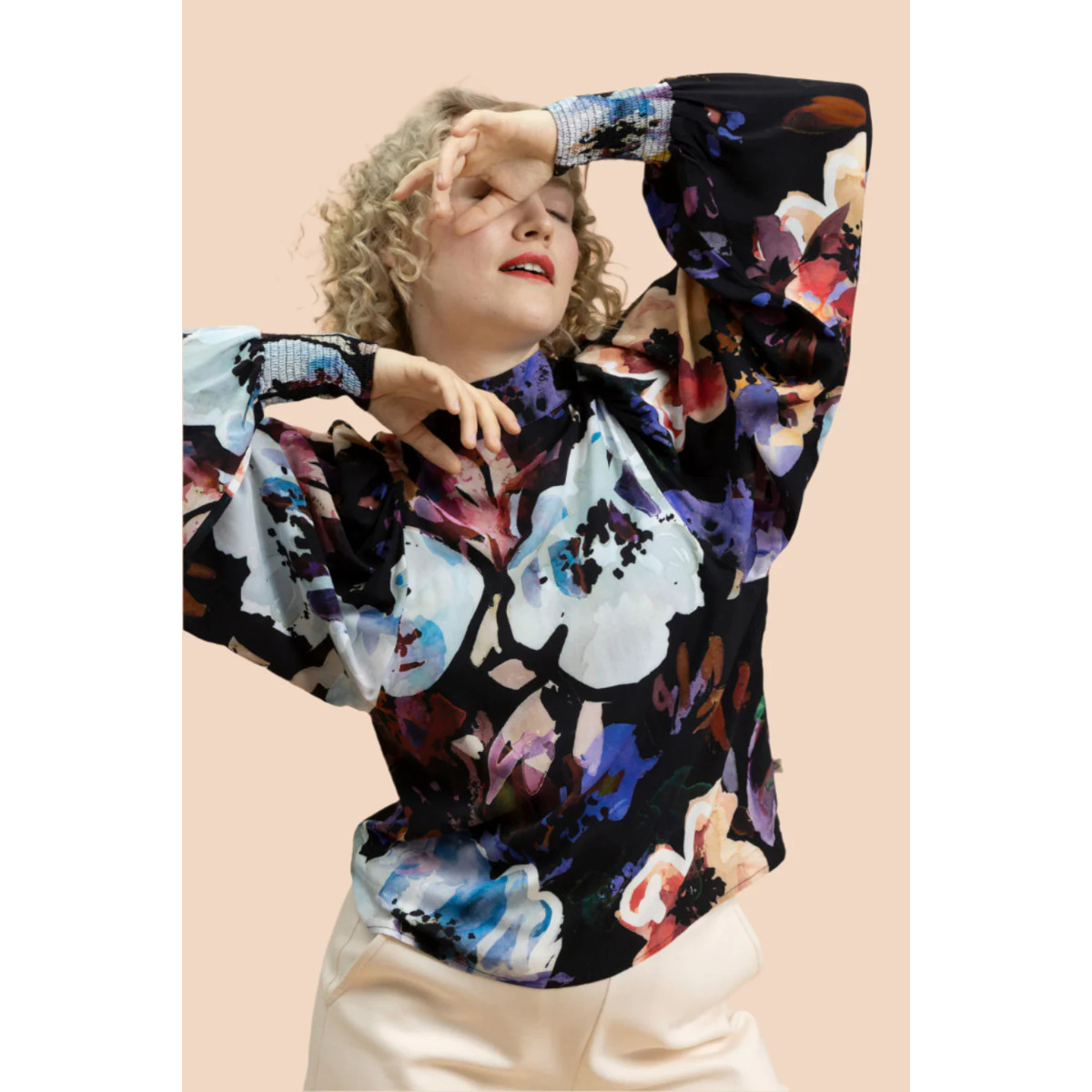 KAIKO PUFF BLOUSE paita, Black Anemone