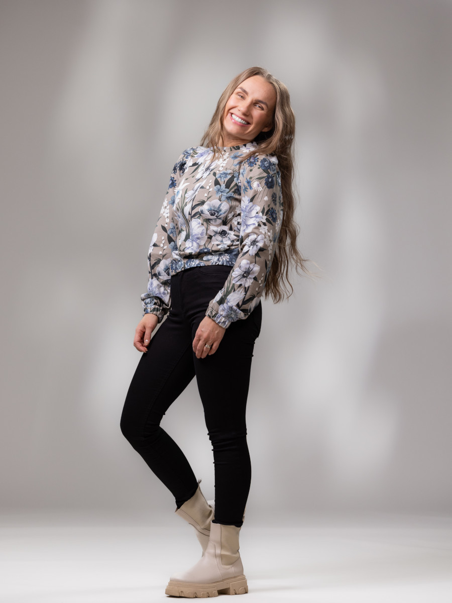 Alternative view of VERSONPUOTI SAANA paita Ritarinkannus