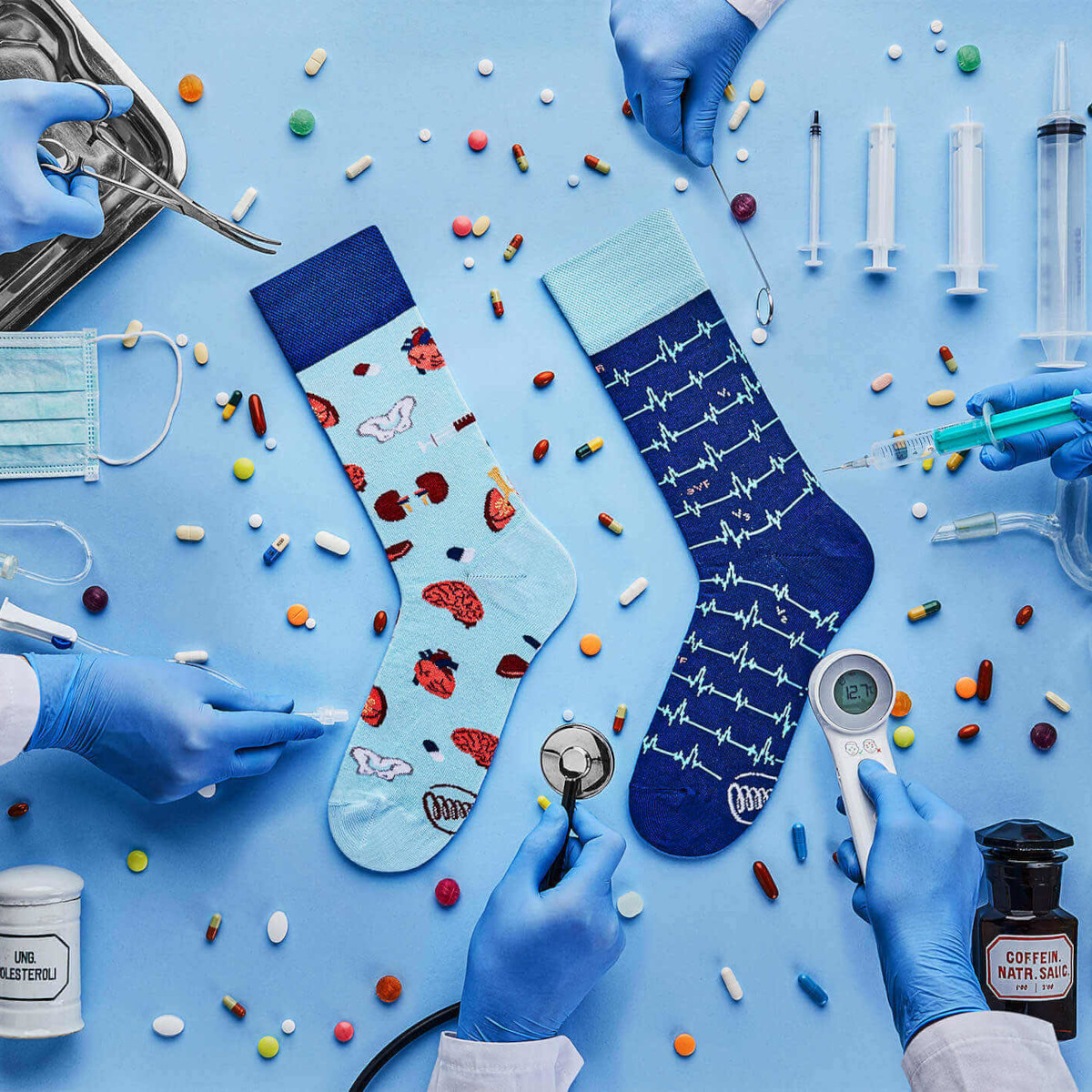 MANY MORNINGS aikuisten ERIPARISUKAT, Dr Sock